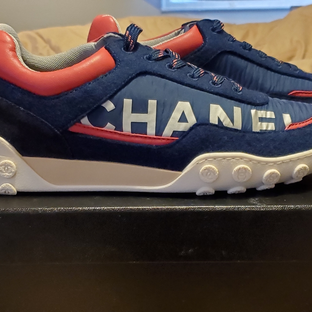 NEVER WORN NEW Chanel Sneakers size 38